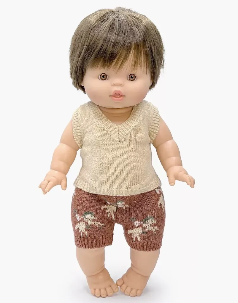 minikane-vetements-poupee-gordis-ensemble-tricot-leonardo-creme-et-short-grands-espaces-look-jules.webp
